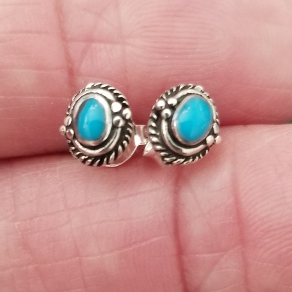 Native American 925 Sterling Turquoise Studs> Turquoise Earrings, Tiny Earrings - Picture 1 of 4